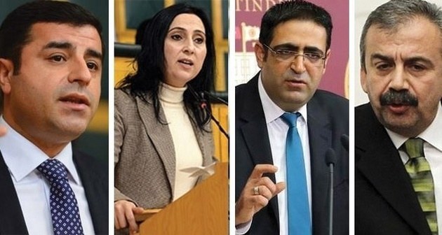 12 HDP milletvekili gözaltında: Selahattin Demirtaş tutuklama talebiyle mahkemeye sevk edildi!