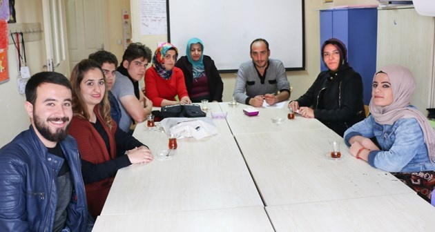 Eşbaşkan Dağkıran Bitlis eğitim gönüllüleri vakfını ziyaret etti