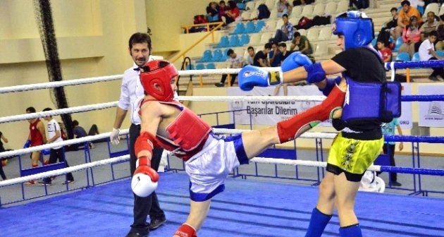 İllerarası Muay Thai turnuvasında Bitlis ikinci oldu