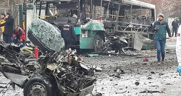 Kayseri'de bombalı saldırı: 13 şehit 48 asker yaralı!