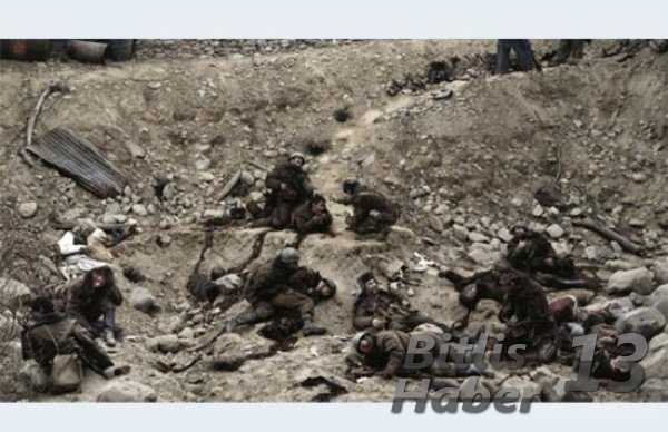Jeff Wall'un 1992 yılında çektiği 'Dead Troops Talk' adlı fotoğrafı 3.666.500 dolara 2012 yılında satıldı. Bu fotoğraf 1986 yılının kışında bir Kızıl Ordu aracının saldırısından sonra ortaya çıkan manzarayı gösteriyor.