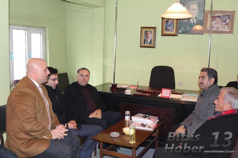 Belediye Başkanı Fehmi Alaydın ve beraberindekiler, kentteki siyasi partileri ziyaret etti.