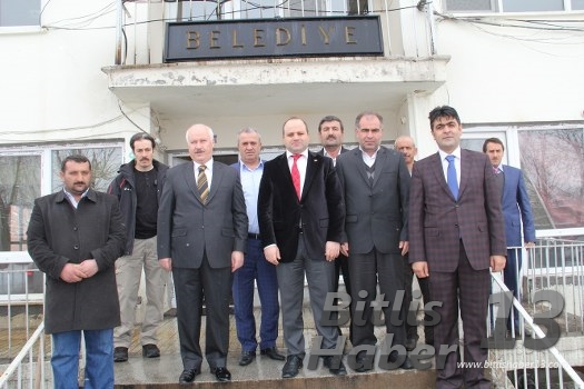 Bitlis Valisi Orhan Öztürk, yaptığı ilçe ve belde ziyaretleri kapsamında Gölbaşı Belde Belediyesi’ne nezaket ziyaretinde bulundu. 