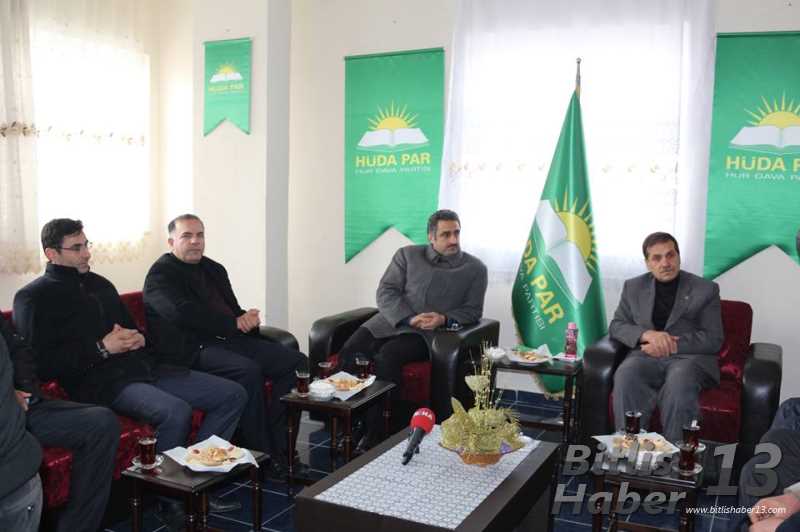 Belediye Başkanı Fehmi Alaydın ve beraberindekiler, kentteki siyasi partileri ziyaret etti.