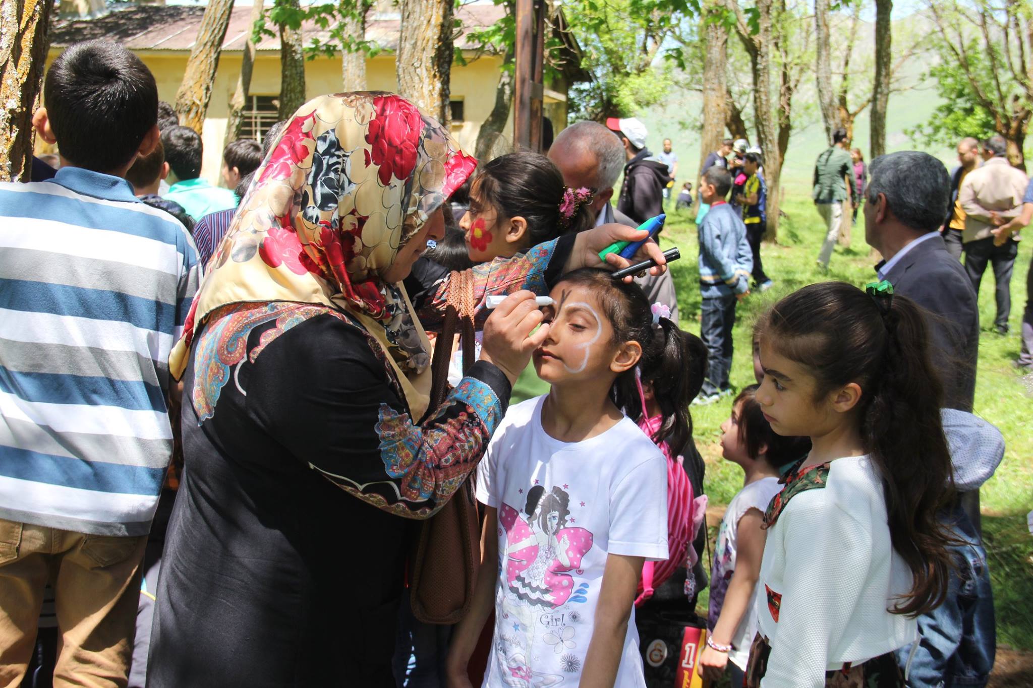 Bitlis Belediyesi Kültür Müdürlüğü tarafından ilk kez "Piknik ve uçurtma şenliği" etkinliği düzenledi.
