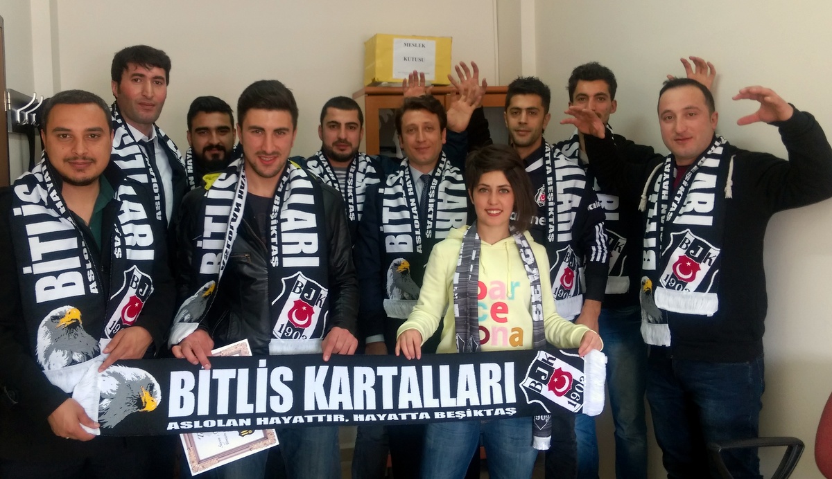 Bitlis Beşiktaşlı Taraftarlar Derneği yönetim kurulu üyeleri, Bitlis Beşminare Düşünce Akademisi Yönetim Kurulu Başkanı Serdar Durer'i ziyaret etti.