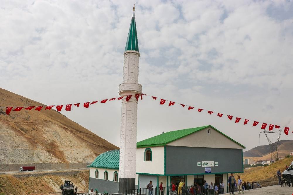 Bitlis Belediyesi tarafından yaptırılan Hz. Hamza Camisinin açılışı yapıldı.
