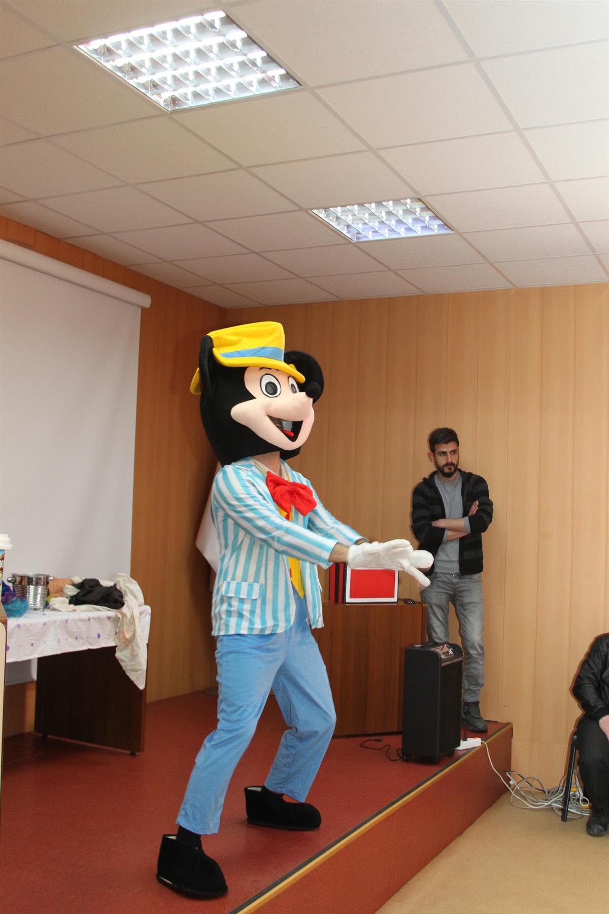 Bitlis Eren Üniversitesi'nde (BEÜ) "Komedi Curcunası" oyunu sahnelendi.