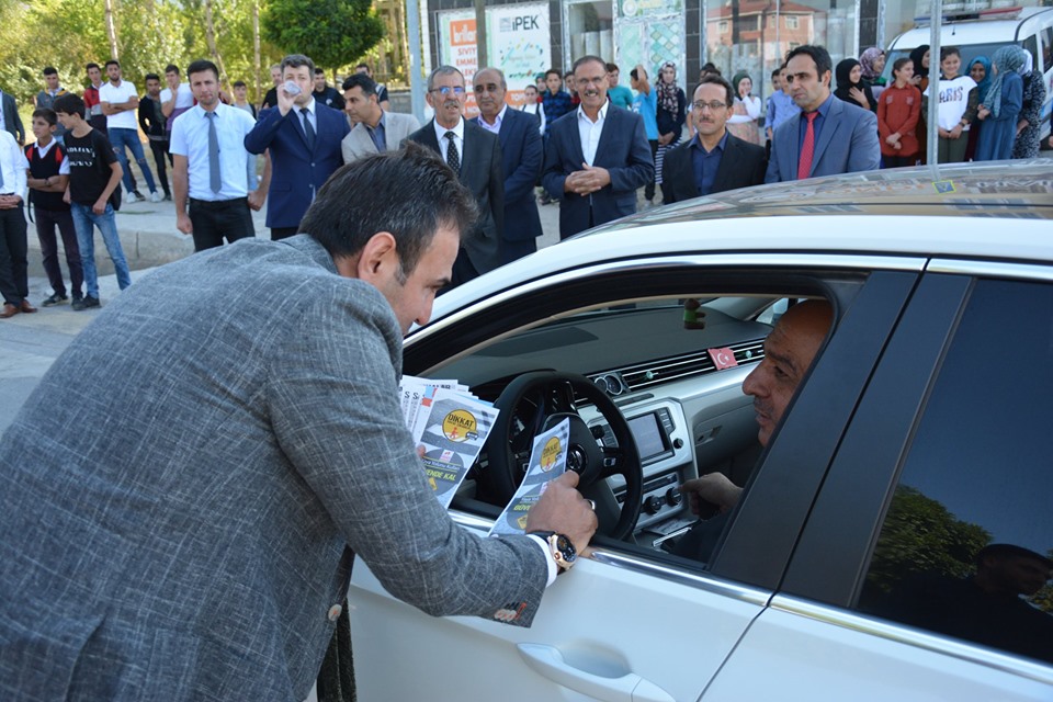 İçişleri Bakanlığınca 2019 yılının “Yaya Öncelikli Trafik Yılı” ilan edilmesinden dolayı trafikte yaya önceliğine dikkat çekebilmek amacıyla Bitlis ve İlçelerinde etkinlikler düzenledi.
