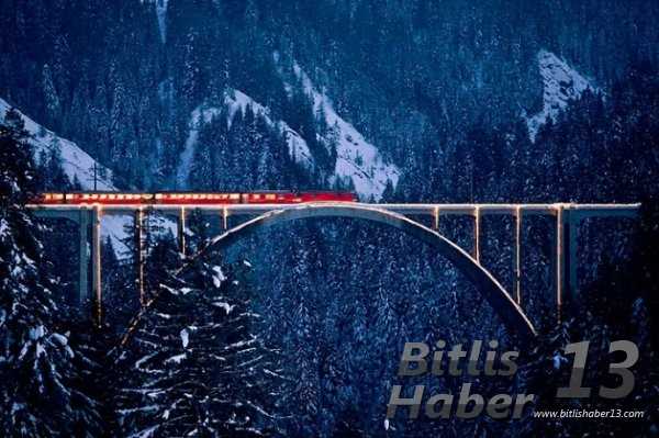 Rhaetian Tren Yolu, 2008 yılında UNESCO Dünya Mirasları listesine eklenmişti. Tren yolu, Albula ve Bernina bölgelerinden geçerek İsviçre Alpleri'ni aşan 2 tren yolunu birleştiriyor.
