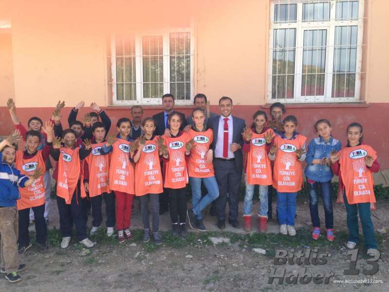 TEMA Vakfı Mutki  gönülleri Atatürk İlkokulu'nda, Ana Okulu'nda, Atatürk Ortaokulu'nda ,Kız Teknik ve Meslek Lisesi'nde öğrencilerle birlikte ağaç diktiler.