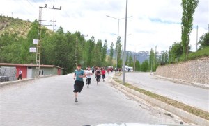 Hizan'da Okullar Arası Atletizm Yarışması Düzenlendi