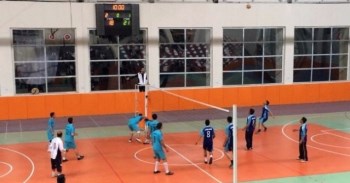 Adilcevaz'da Bahar Voleybol Turnuvası Sona Erdi