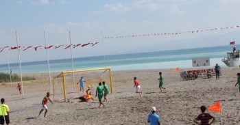 Adilcevaz'da Türkiye Futbol Federasyonunca Plaj Futbol Ligi Başladı