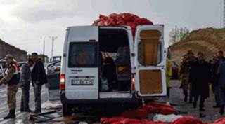 Ahlat'ta trafik kazası meydana geldi 2 ölü 10 yaralı