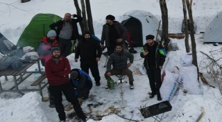 Aktivistler Van Gölü Havzası'nda kış kampı yaptı