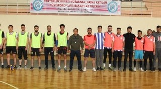 Bitlis Eren Üniversitesinde voleybol turnuvası düzenlendi