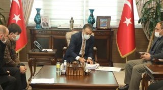 Bitlis OSB’de faaliyete geçecek fabrika yetkilileriyle sözleşme imzalandı