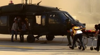 Bitlis'te kayalıklardan düşen çoban için Askeri helikopter havalandı