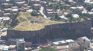Bitlis'teki bir binada karantina sona eriyor