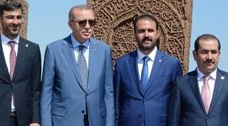 Cumhurbaşkanı Erdoğan, Ahlat Selçuklu Mezarlığını ziyaret etti