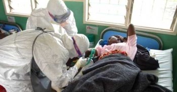 Ebola Salgınından Bir Doktor Öldü