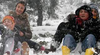 Hizan'da eğitime kar engeli: 1 gün okullar tatil edildi
