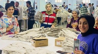 Jandarma Ekipleri Tekstilde Çalışan Kadınlara KADES’i Anlattı