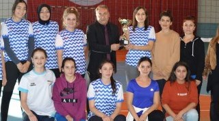Tatvan bayan voleybol takımı Bitlis il birincisi oldu