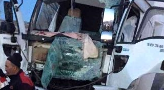 Tatvan'da 2 tır kaza yaptı 1 ölü 1 ağır yaralı