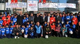 Tatvan'lı çocuklar SODES'le Spora Merhaba projesi sayesinde futbol ile tanıştılar