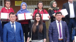 Tatvan'lı Öğrencilerden Afrin’deki Mehmetçiğe koliler dolusu mektup
