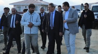 Vali Karaömeroğlu, Ahlat'ta TOKİ konutlarında incelemelerde bulundu