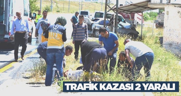 Adilcevaz'da trafik kazası sonucu 2 kişi yaralandı