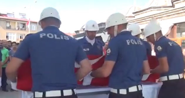 Ahlat'lı özel harekat polisi kazada hayatını kaybetti