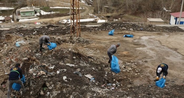 Bitlis Belediyesi, temizlik çalışmalarına devam ediyor