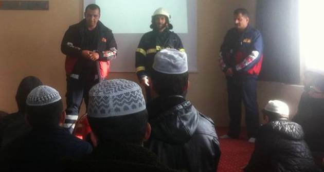 Bitlis Belediyesi İtfaiye Müdürlüğü tarafından yangına müdahale eğitimi