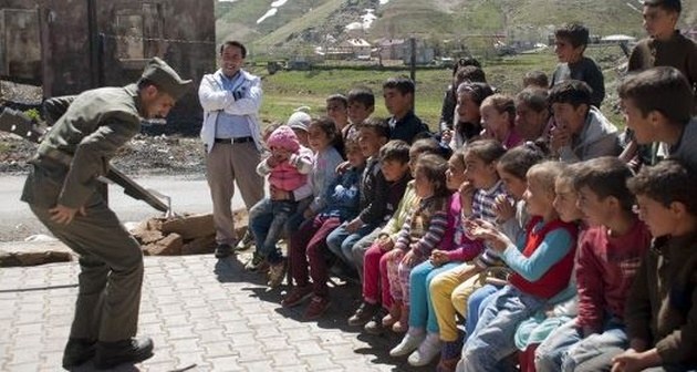 Bitlis Belediyesi tarafından Tiyatrosuz Çocuk Kalmasın projesi