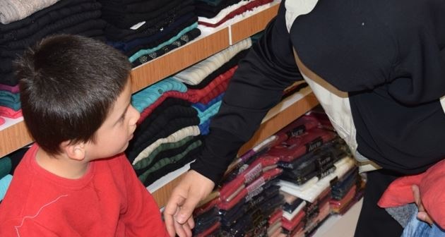 Bitlis İHH’dan iftar yemeği ve yetim giydirme programı
