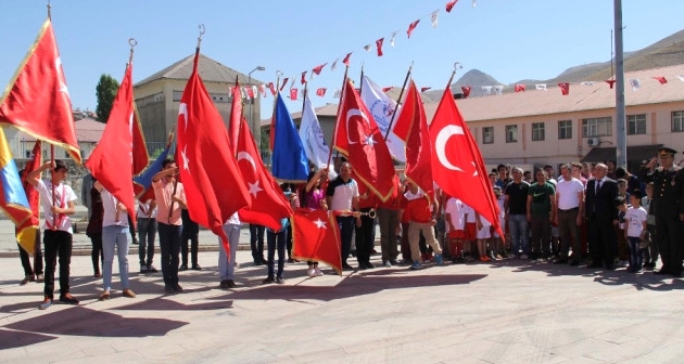 Bitlis'in düşman işgalinden kurtarılışının yıl dönümü etkinliklerle kutlandı