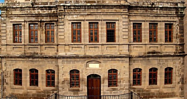 Bitlis'in Eski Belediye Binası müze olmalıdır