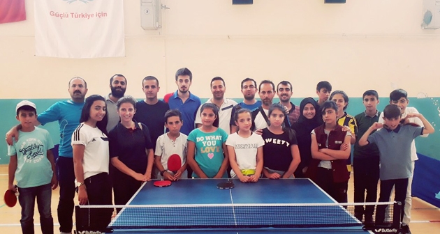 Bitlis'in kurtuluşu dolayısıyla masa tenisi turnuvası düzenlendi