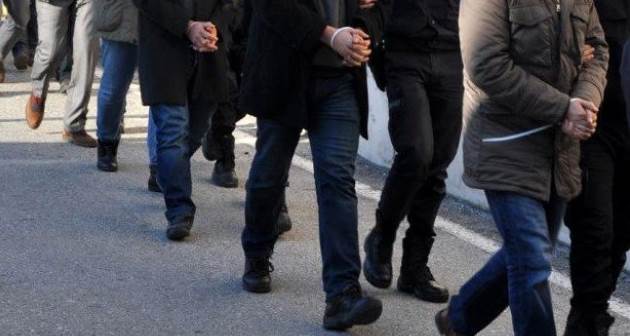 Bitlis merkezli 11 ilde Fetö operasyonu 16 gözaltı