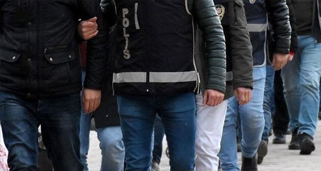 Bitlis merkezli 3 ilde operasyon 8 kişi gözaltına alındı