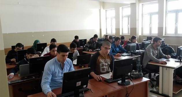 Bitlis Mesleki Eğitimden BEÜ öğrencilerine iletişim semineri