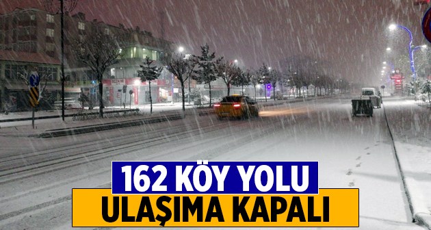 Bitlis'te 162 köy yolu kardan kapandı