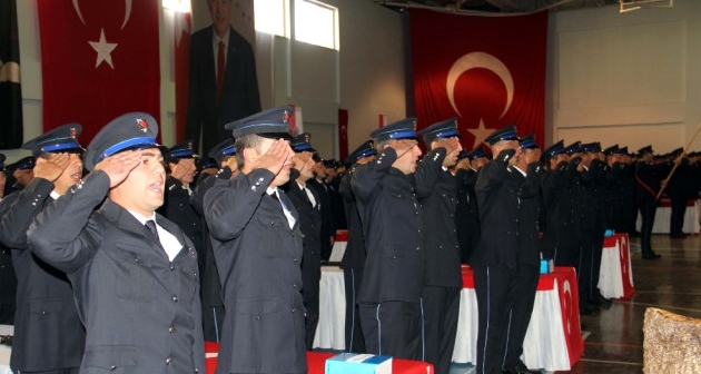 Bitlis'te 220 polis adayı yemin ederek mezun oldu
