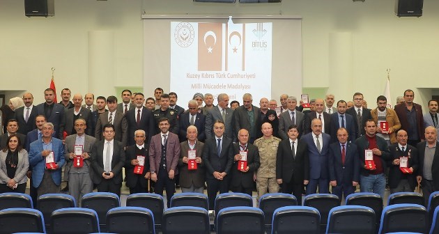Bitlis'te 29 Kıbrıs gazisine 'Milli Mücadele Madalyası' verildi