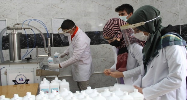 Bitlis'te dezenfektan ve maske üretiminden 1 milyon 700 bin lira gelir elde edildi