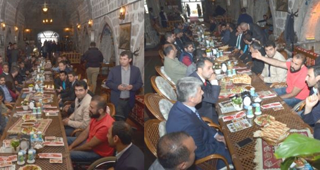 Bitlis'te engelli vatandaşlara yemek verildi